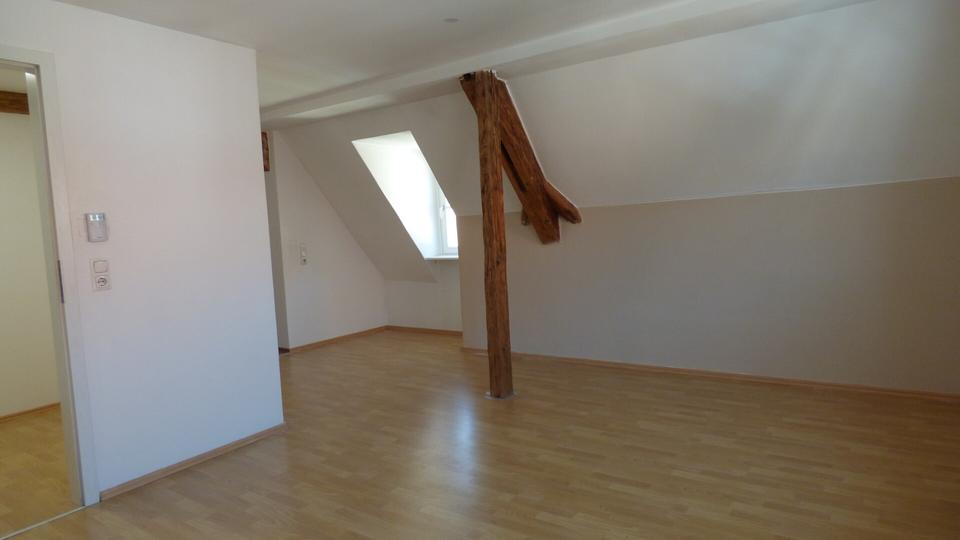 Dachgeschoßwohnung Weißenburg in Bayern - 2.5 Zimmer, 60 m&sup2;, 500&euro; | Angebot:26268472