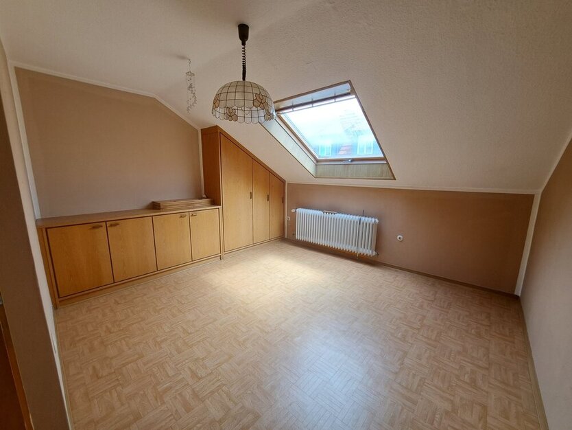 Flörsheim-OT, EFH + Nebengeb. 9 zimmer