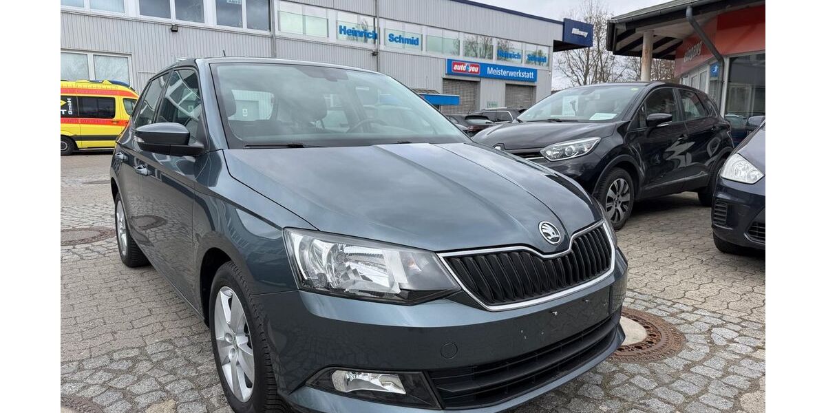 Skoda Fabia 103.100 km 10.990 &euro; Berlin 12277