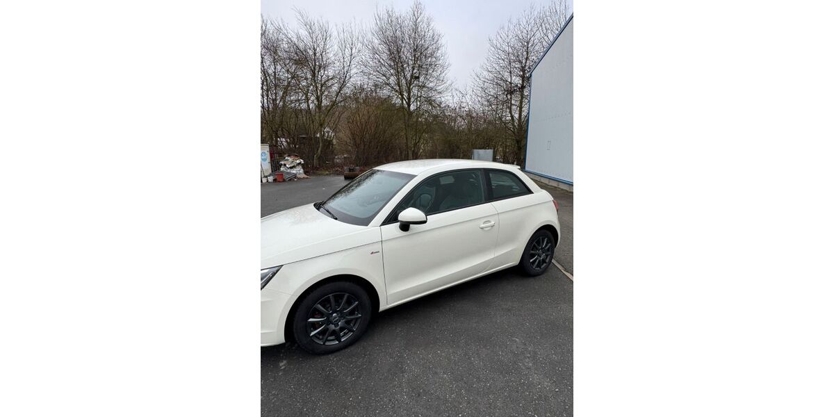 Audi A1 105.231 km 7.900 &euro; HOF 95028