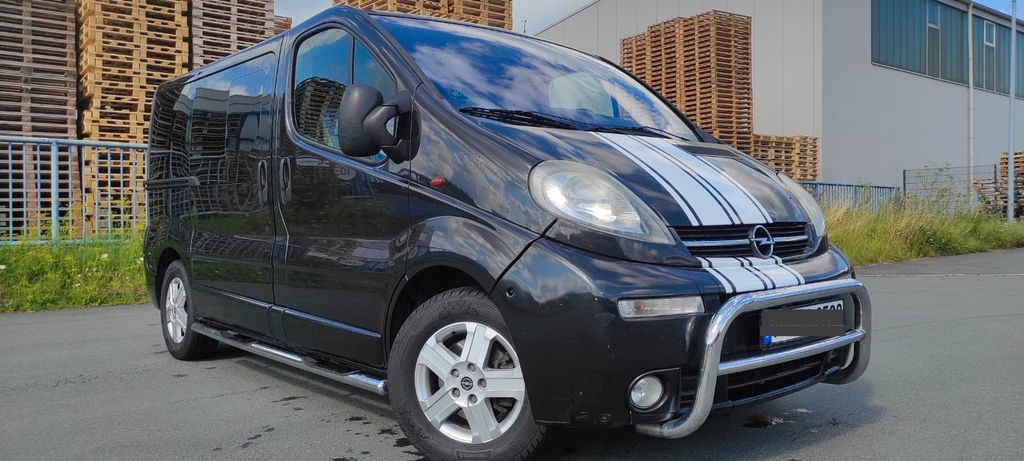 Opel Vivaro 279.000 km 6.800 € Altenbeken 33184