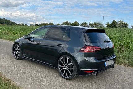 VW Golf 138.307 km 15.000 € Newel 54309