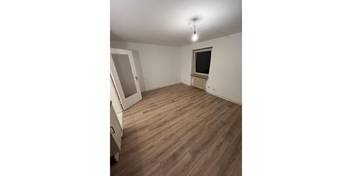 Charmante Einzimmer. Keller. Parkplatz. Garten 1 zimmer