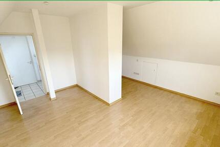 PendlerWohnung in ruhiger Lage am Stadtrand. Singleküche möglich!