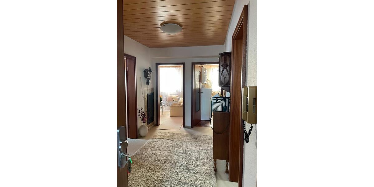 Etagenwohnung Schmitten im Taunus - 2.5 Zimmer, 75 m&sup2;, 950&euro; | Angebot:25392022