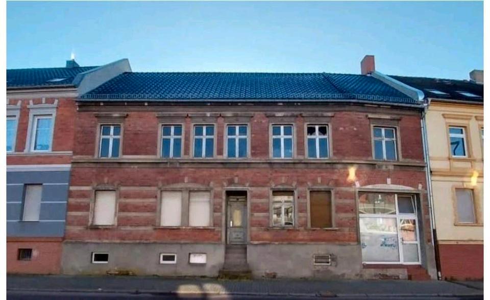 Mehrfamilienhaus, Wohnhaus Burg - 10 Zimmer, 307 m&sup2;, 90.000&euro; | Angebot:26517206