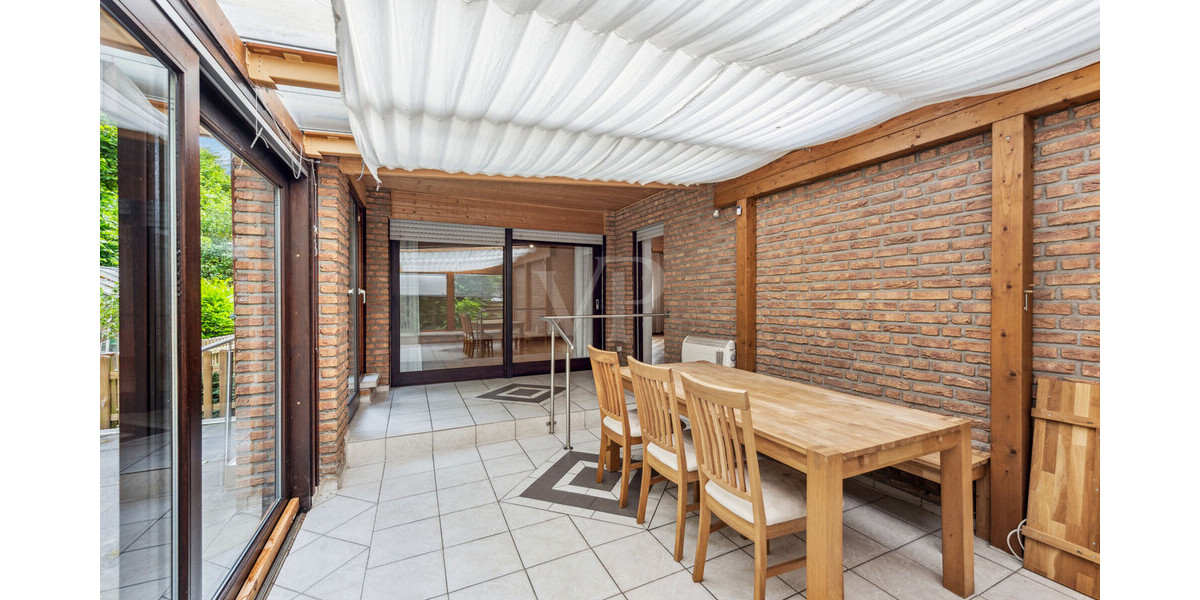 Vielseitiges Zweifamilienhaus mit tollem Garten – Wohnen & Gestalten nach eigenen Vorstellungen! 7 zimmer