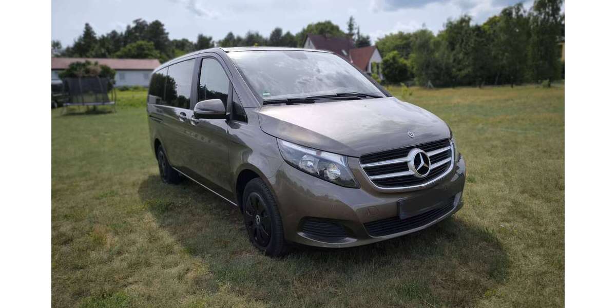 Mercedes-Benz 220 112.546 km 29.900 &euro; Bad Schmiedeberg, Stadt 06905