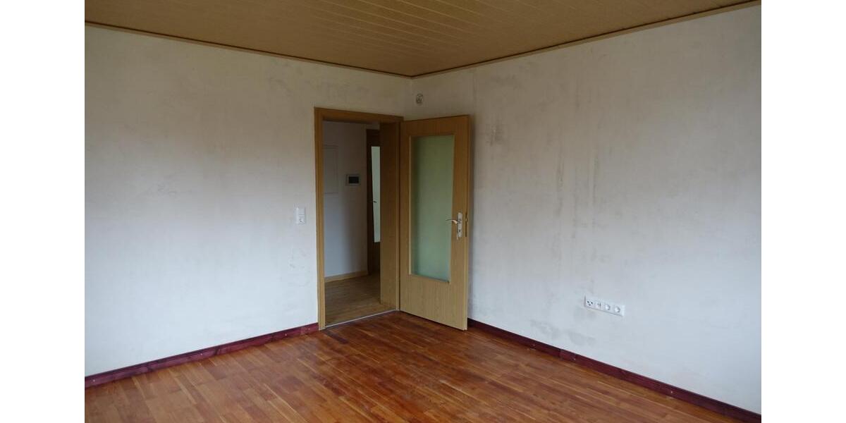 Erdgeschoßwohnung Bad Neustadt an der Saale - 3 Zimmer, 77 m&sup2;, 700&euro; | Angebot:26019944