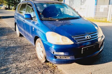 Toyota Avensis Verso 163.454 km 3.800 &euro; Berlin 13629