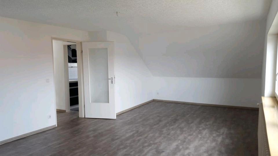 Dachgeschoßwohnung Schifferstadt - 3 Zimmer, 63 m&sup2;, 860&euro; | Angebot:25313092