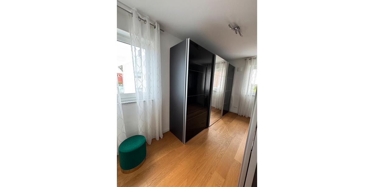 Reihenhaus Neutraubling - 5 Zimmer, 114 m&sup2;, 690.000&euro; | Angebot:27109009