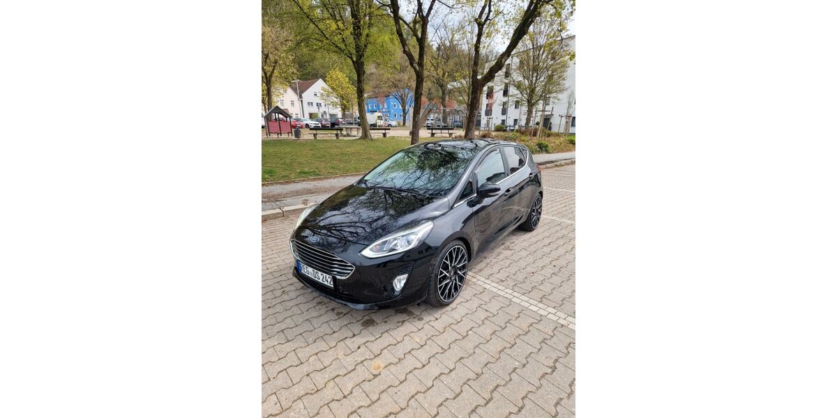 Ford Fiesta 71.000 km 11.200 &euro; Kirchberg i. Wald 94259