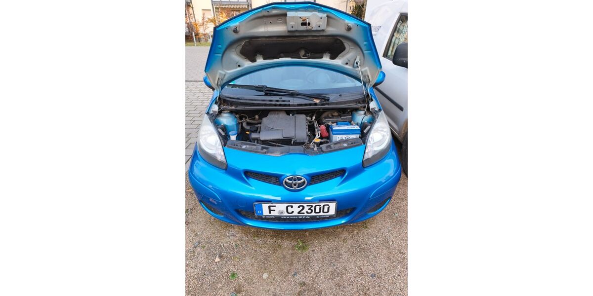 Toyota Aygo (X) 133.000 km 2.700 &euro; Darmstadt 64295
