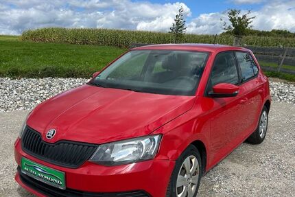 Skoda Fabia 403.813 km 2.700 € Pittenhart 83132