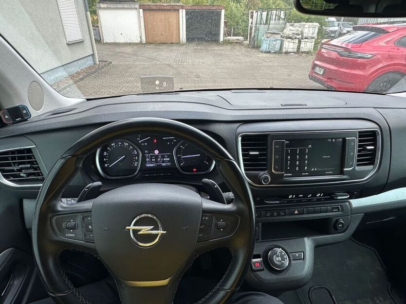 Zafira Life