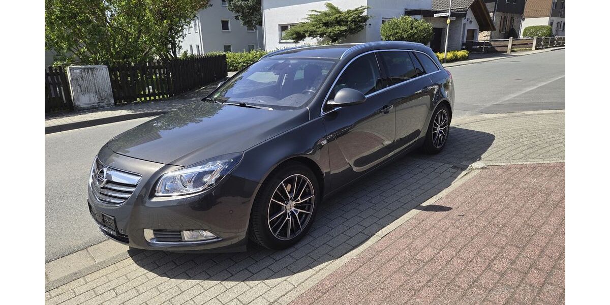 Opel Insignia 243.000 km 4.300 &euro; Vöhl 34516