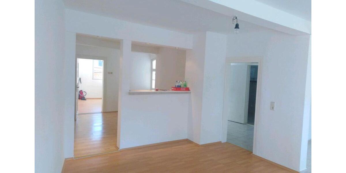 Reihenhaus Allstedt - 7 Zimmer, 140 m&sup2;, 70.000&euro; | Angebot:25909095