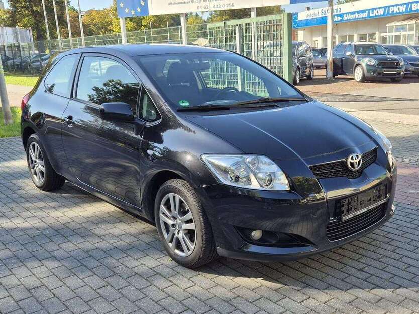 Toyota Auris 122.000 km 4.990 € Chemnitz 09120