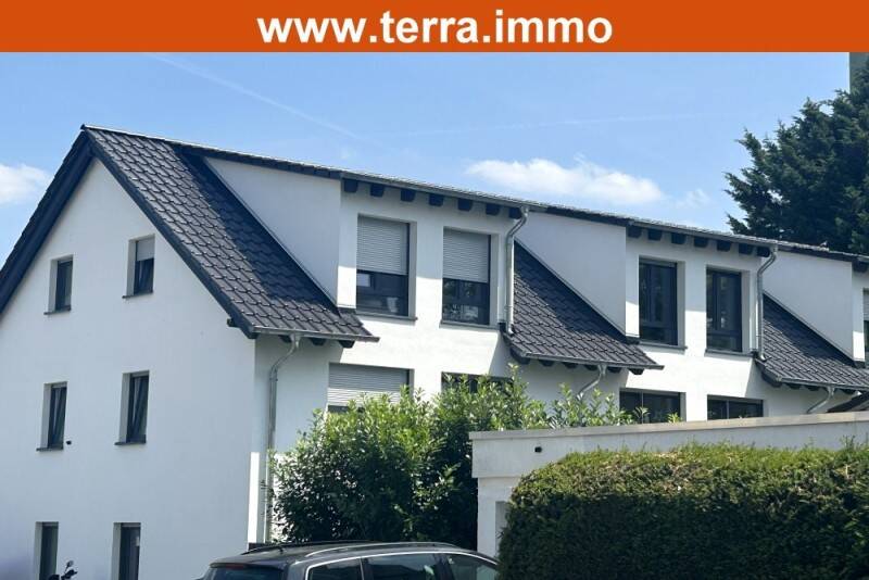Hochwertig ausgestattet! Gut vermietetes Reihenendhaus inkl. 2 Pkw-Stellplätze!