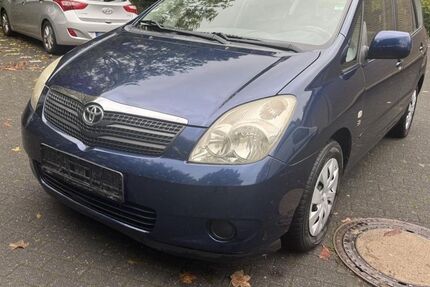 Toyota Corolla Verso 273.000 km 1.799 € Paderborn 33100
