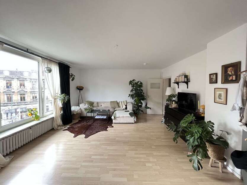 Wohnung zum Kaufen in Düsseldorf 299.000 € 74.68 m²