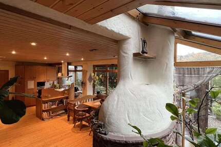 Haus Gemünden - 7 Zimmer, 220 m&sup2;, 335.000&euro; | Angebot:24781567