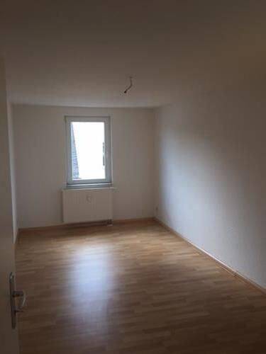 Etagenwohnung Limbach-Oberfrohna Oberfrohna - 3 Zimmer, 71 m&sup2;, 325&euro; | Angebot:26789752