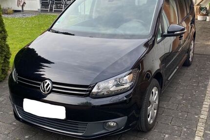 VW Touran 204.500 km 9.499 &euro; Bückeburg 31675