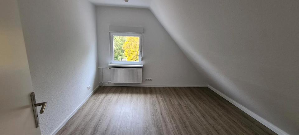 Doppelhaushälfte Remscheid Lüttringhausen - 4 Zimmer, 120 m&sup2;, 1.500&euro; | Angebot:25274629