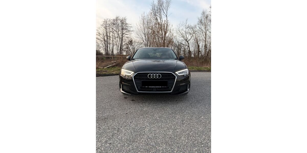 Audi A3 150.000 km 15.999 &euro; Kölln-Reisiek 25337