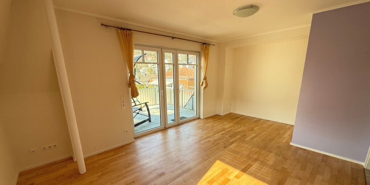 Hofheim: Seniorenresidenz mit Penthousefeeling! Charmante 3-Zimmerwohnung in zentraler Lage - Etagenwohnung Hofheim | Angebot:25539425