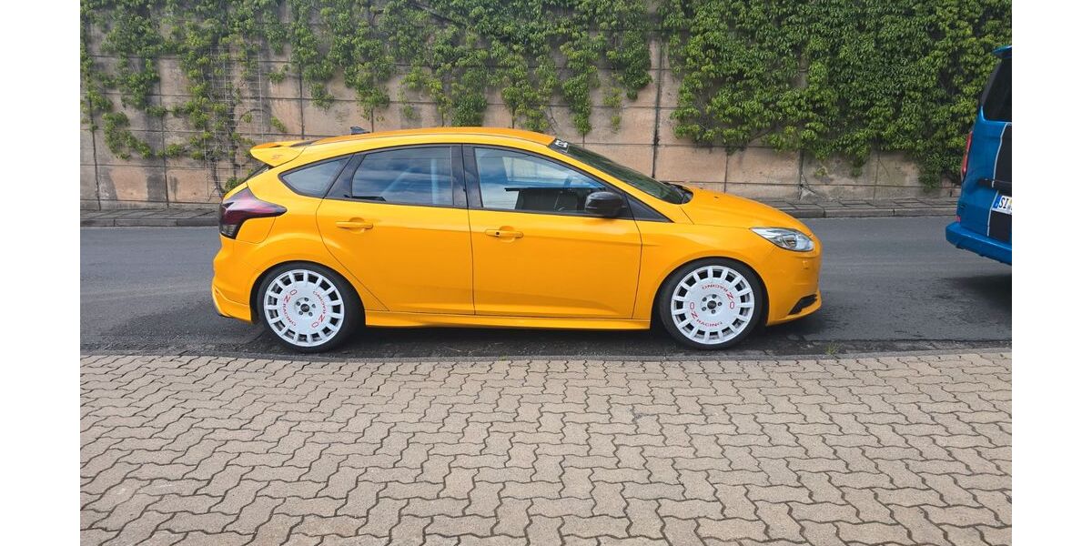 Ford Focus 113.000 km 9.500 &euro; Siegen 57074