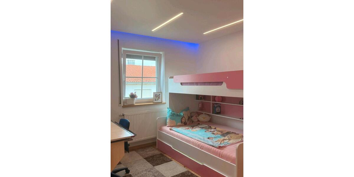 Reihenhaus Obertraubling - 7 Zimmer, 225 m&sup2;, 780.000&euro; | Angebot:27115188