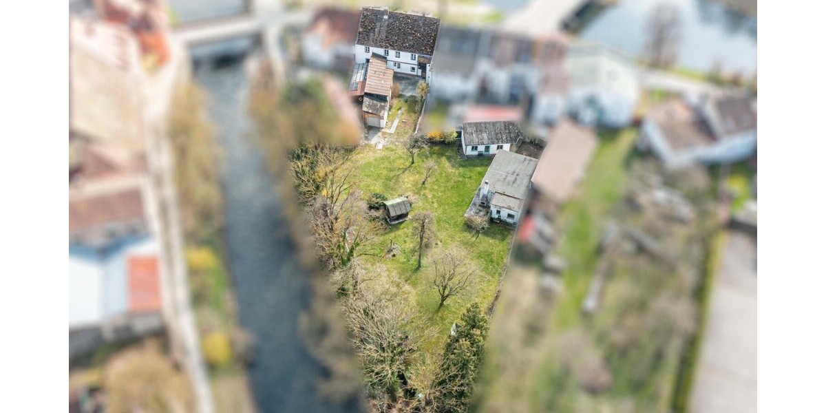 Großzügiges Zweifamilienhaus mit verborgenem Garten in der Innenstadt von Cham - Mehrfamilienhaus, Wohnhaus Cham | Angebot:26298154