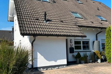 Haus Kirchhundem - 2 Zimmer, 115 m&sup2;, 310.000&euro; | Angebot:23877141