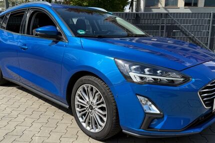 Ford Focus 210.431 km 9.900 &euro; Frankfurt am Main / Bergen-Enkheim 60388