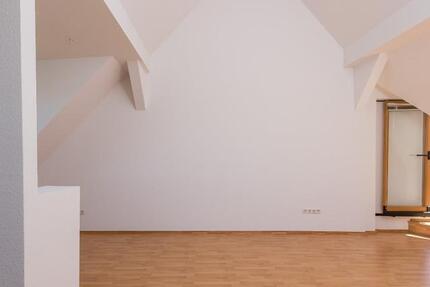 Dachgeschoss-Wohnung mit 2 Zimmern in Ostsee-Nähe zu vermieten zimmer