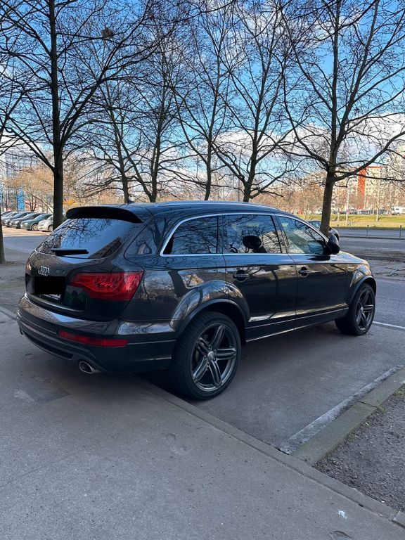 Audi Q7 176.000 km 25.000 € Berlin 10367