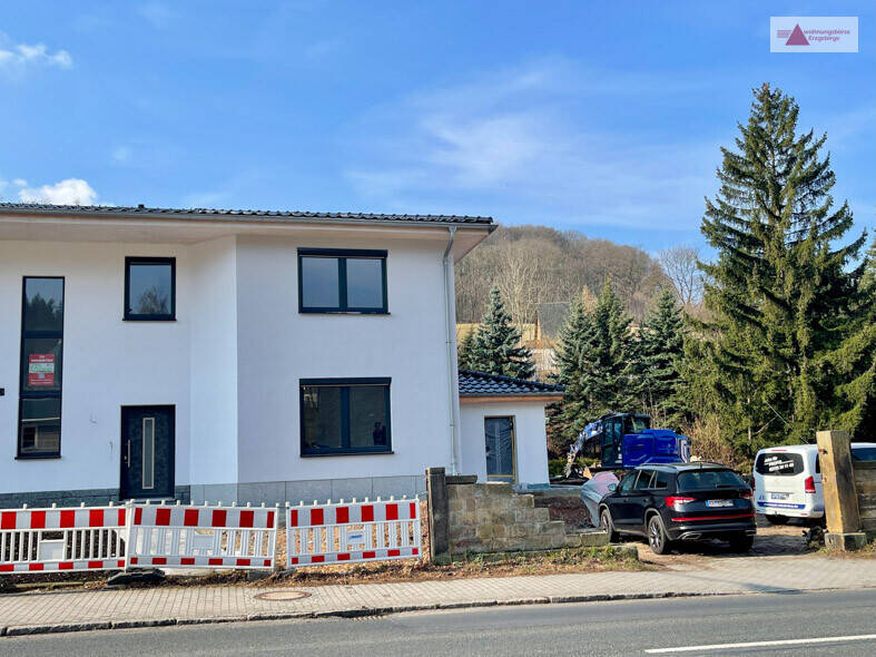 Doppelhaushälfte Dippoldiswalde / Schmiedeberg Dippoldiswalde - 4 Zimmer, 174 m&sup2;, 1.500&euro; | Angebot:26156714