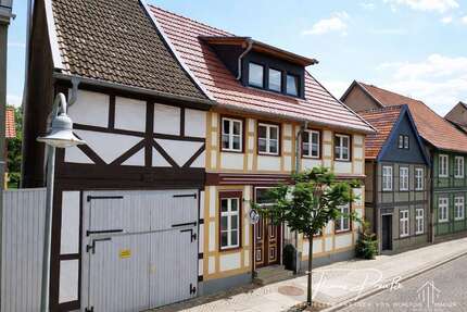 Haus zum Kaufen in Salzwedel 229.000 € 142.13 m² 8 zimmer