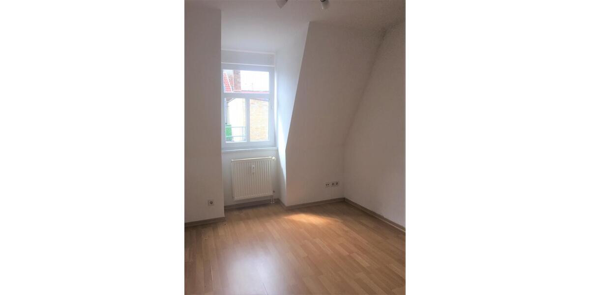 Dachgeschoßwohnung Halle (Saale) Damaschkestraße - 3 Zimmer, 61 m&sup2;, 520&euro; | Angebot:26386078