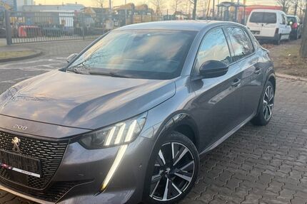 Peugeot 208 130.000 km 12.800 &euro; Mittenwalde 15749