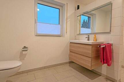 Seniorengerechte Eigentumswohnung 1. OG Erdwärme, Fahrstuhl, Stellplatz uvm.! 3 zimmer