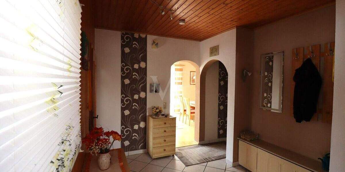 Mehrfamilienhaus, Wohnhaus Lehrberg Gräfenbuch - 7 Zimmer, 188 m&sup2;, 359.000&euro; | Angebot:25679034