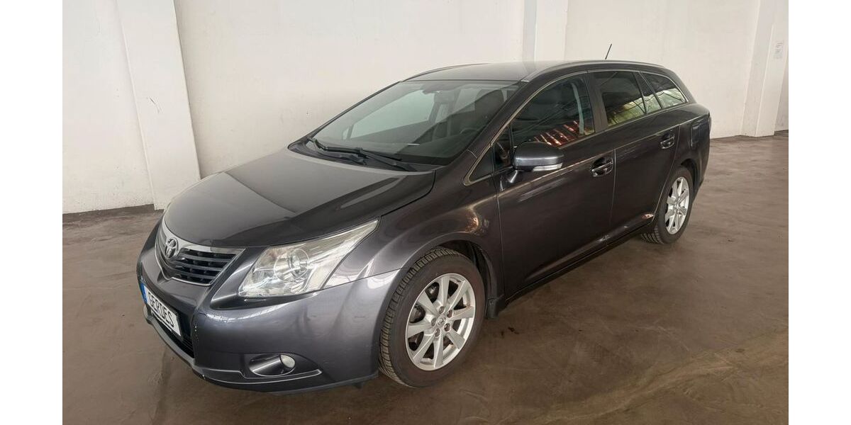 Toyota Avensis 202.250 km 4.990 &euro; Delmenhorst 27751
