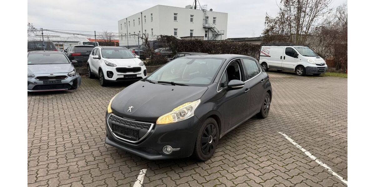 Peugeot 208 144.000 km 2.900 &euro; Worms 67547