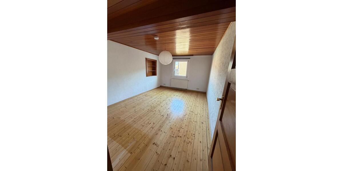 Etagenwohnung Gernsbach - 5 Zimmer, 145 m&sup2;, 1.740&euro; | Angebot:26235948