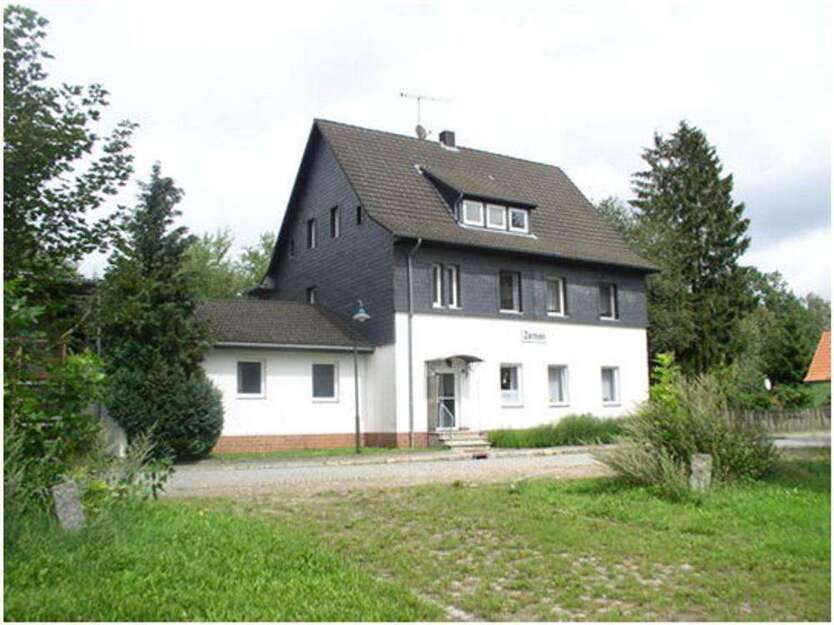 Haus zum Kaufen in Zernien 215.000 € 323 m²