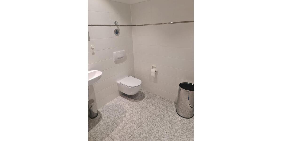 Gewerbeimmobilie-Büröfläche (ca. 100 m²) in Rosenheim zu vermiete zimmer